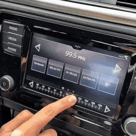 Yhdistä puhelimeesi Bluetoothin kautta